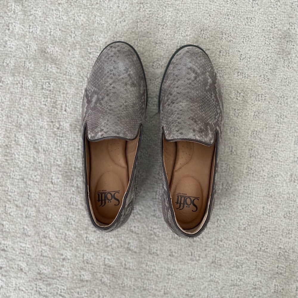 Soft Brand Loafers, Like New, Size 6